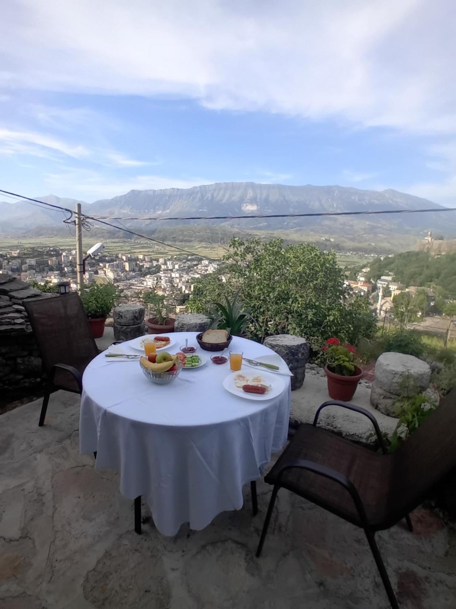 Arpet Guesthouse Gjirokastra Zewnętrze zdjęcie