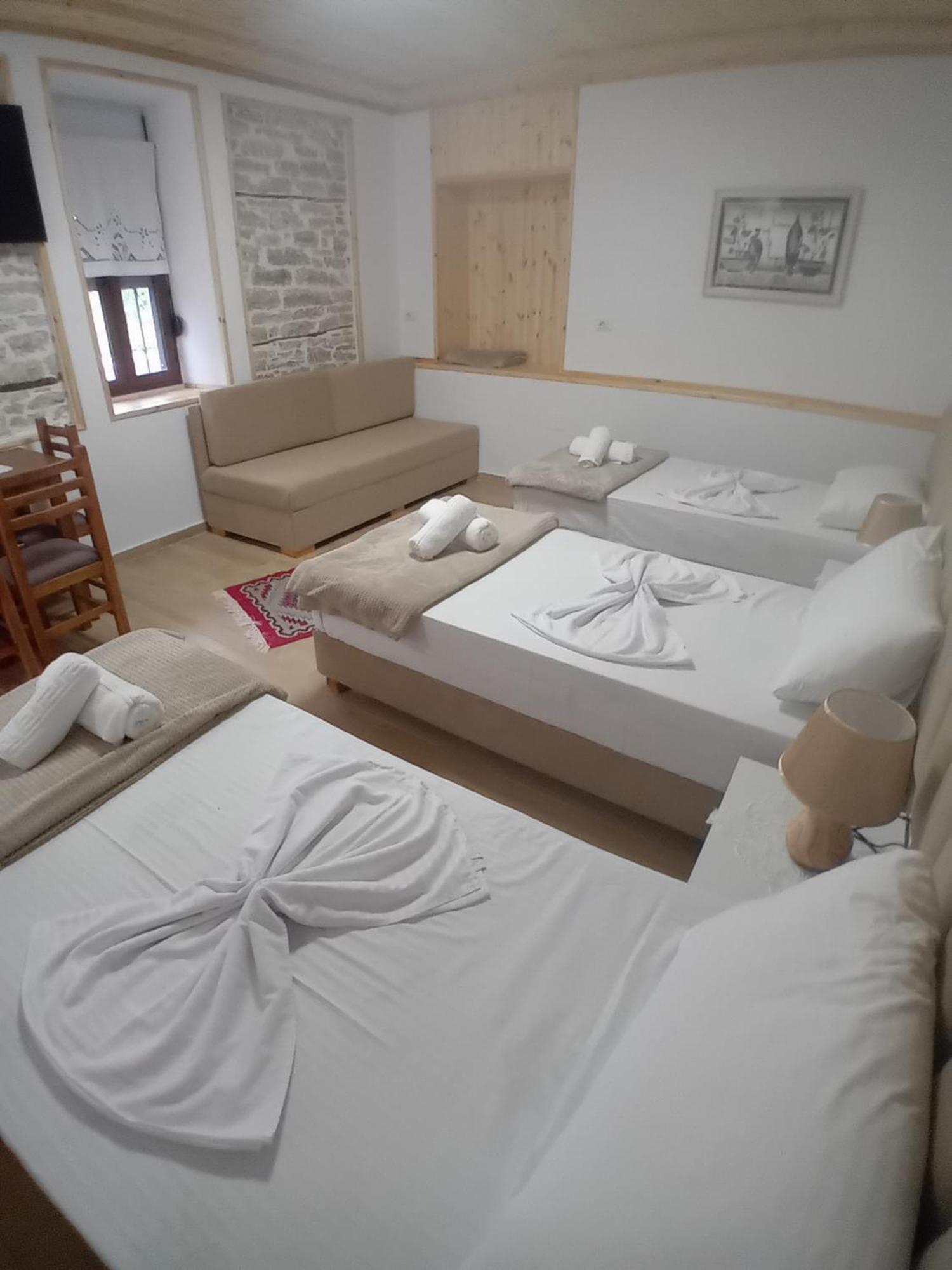 Arpet Guesthouse Gjirokastra Zewnętrze zdjęcie