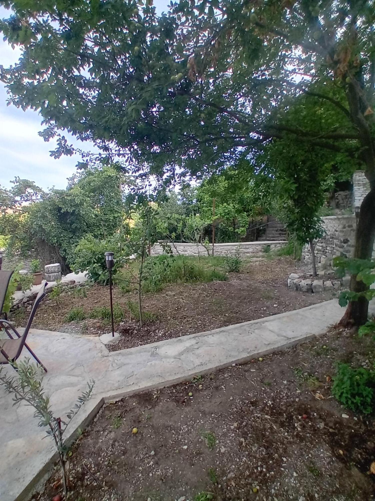 Arpet Guesthouse Gjirokastra Zewnętrze zdjęcie