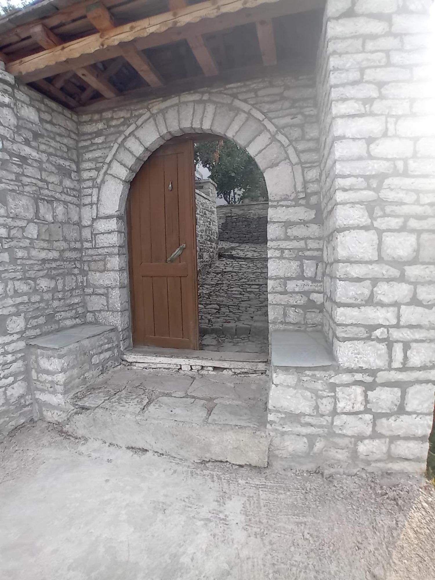 Arpet Guesthouse Gjirokastra Zewnętrze zdjęcie