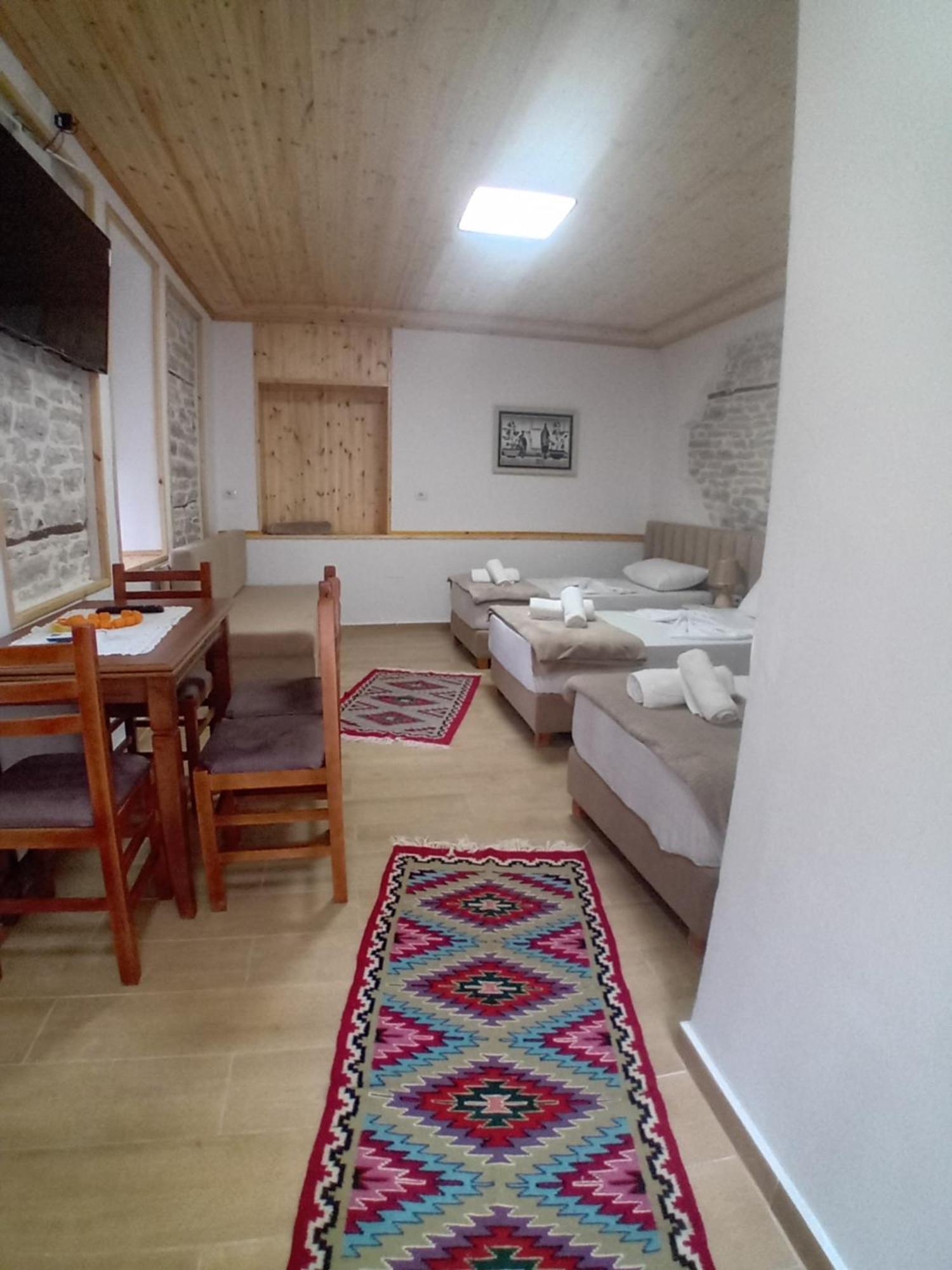 Arpet Guesthouse Gjirokastra Zewnętrze zdjęcie