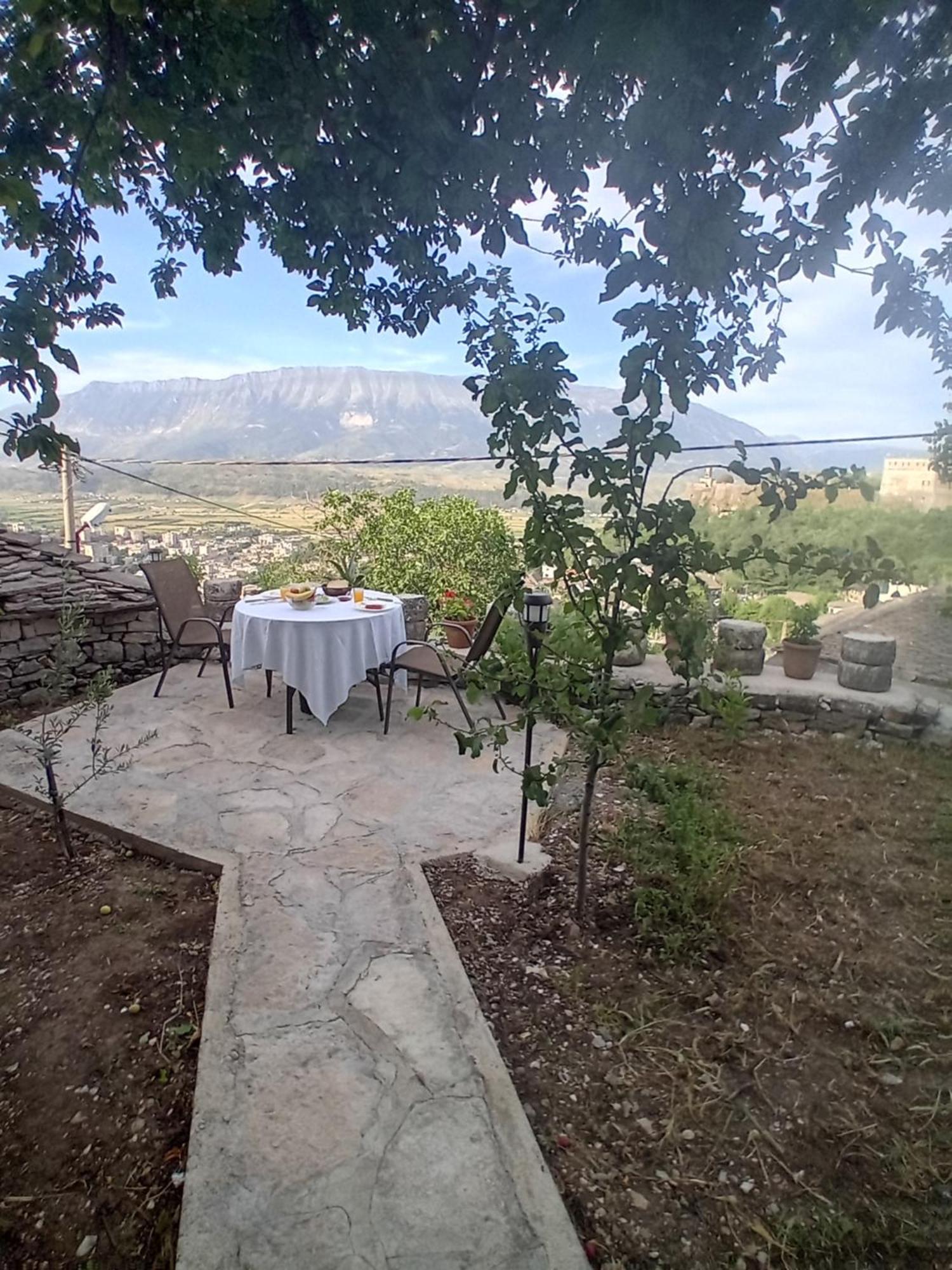 Arpet Guesthouse Gjirokastra Zewnętrze zdjęcie