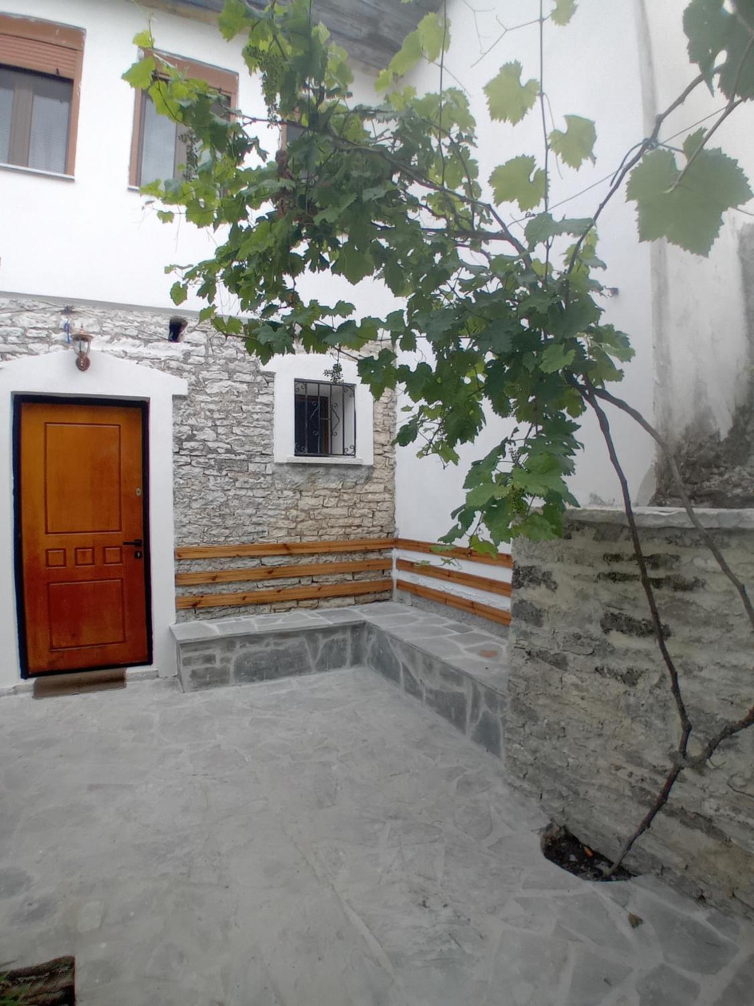 Arpet Guesthouse Gjirokastra Zewnętrze zdjęcie