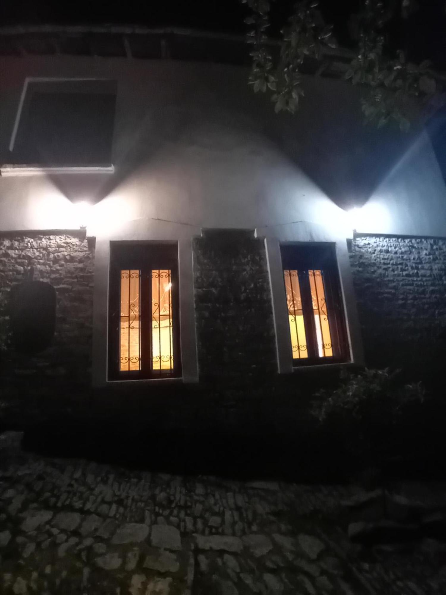 Arpet Guesthouse Gjirokastra Zewnętrze zdjęcie