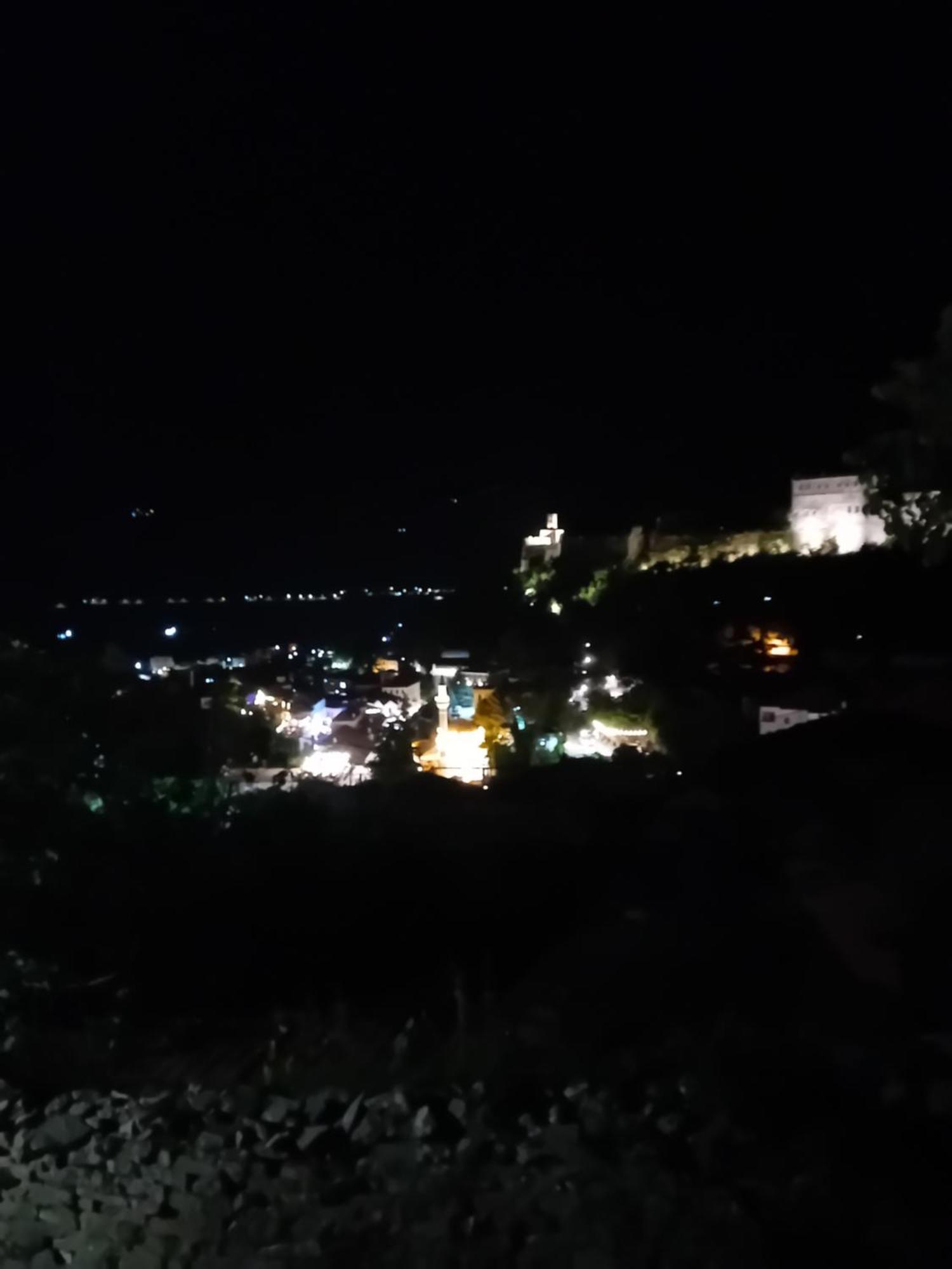 Arpet Guesthouse Gjirokastra Zewnętrze zdjęcie