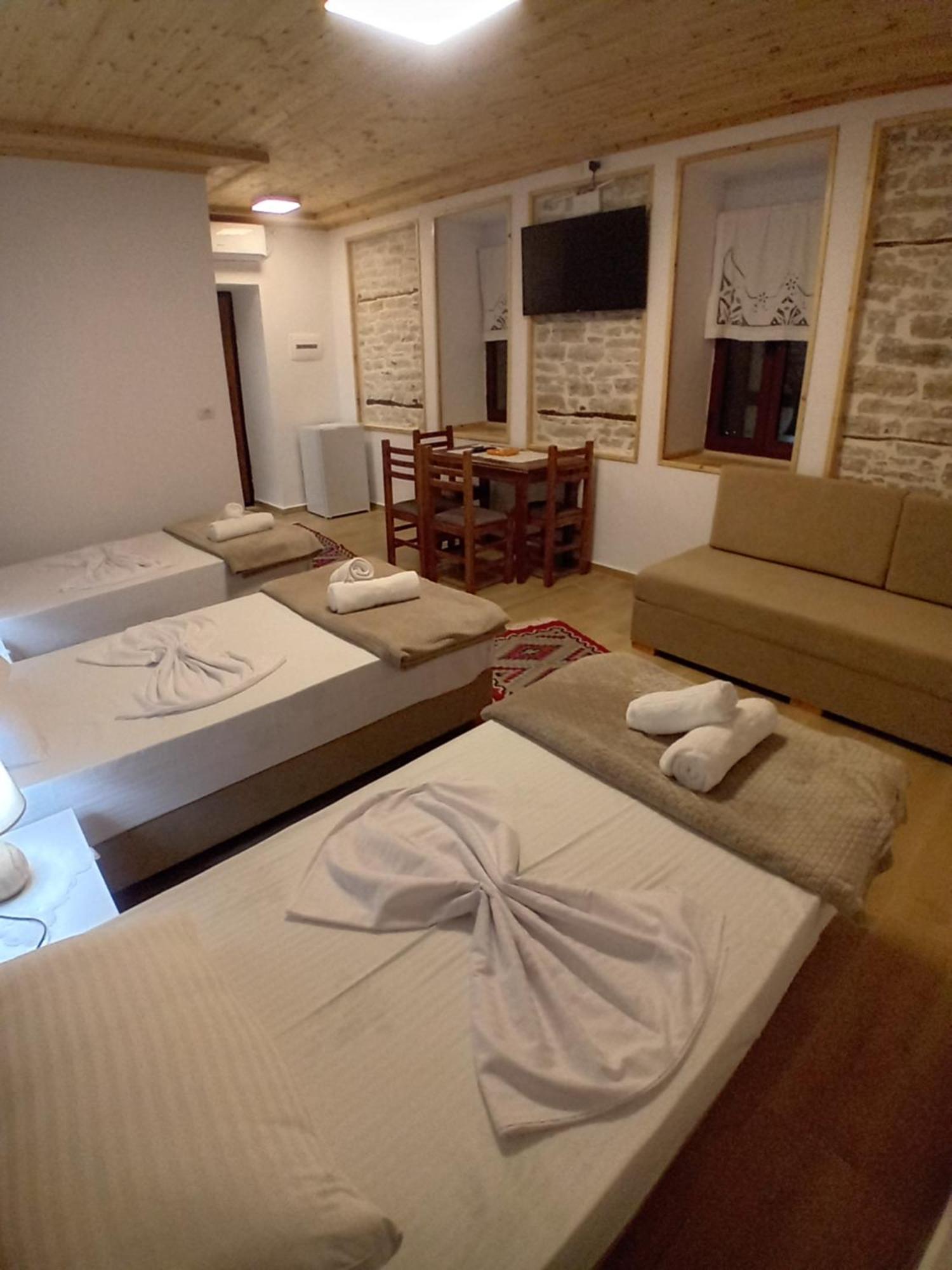 Arpet Guesthouse Gjirokastra Zewnętrze zdjęcie